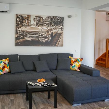 בוקרשט Penthouse With Huge Rooftop & Amazing City View מראה חיצוני תמונה