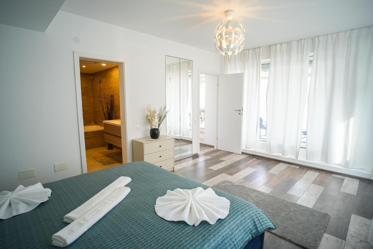 בוקרשט Penthouse With Huge Rooftop & Amazing City View מראה חיצוני תמונה