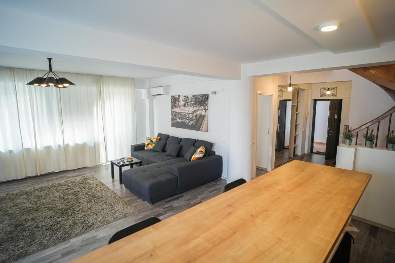 בוקרשט Penthouse With Huge Rooftop & Amazing City View מראה חיצוני תמונה