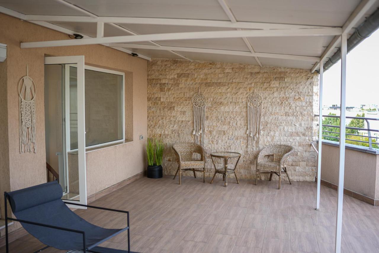 בוקרשט Penthouse With Huge Rooftop & Amazing City View מראה חיצוני תמונה