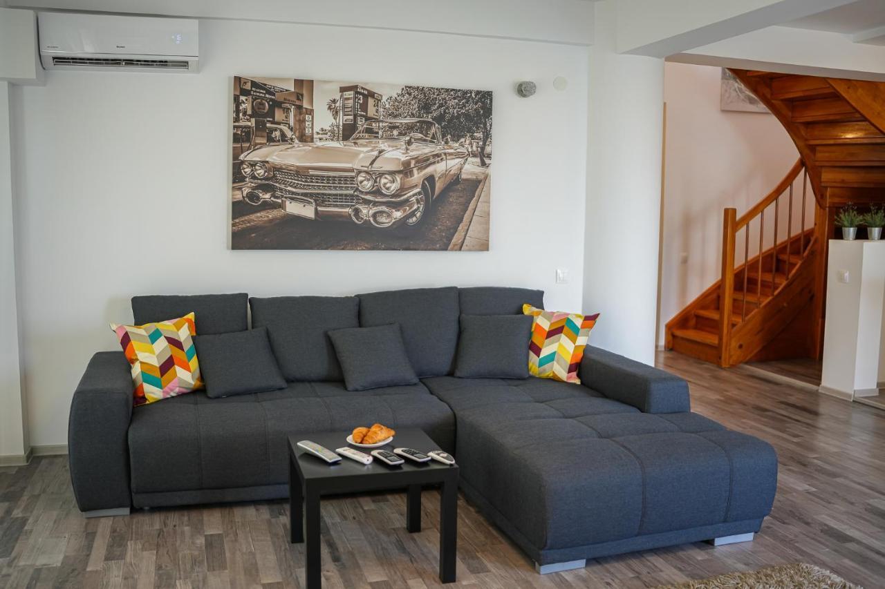 בוקרשט Penthouse With Huge Rooftop & Amazing City View מראה חיצוני תמונה