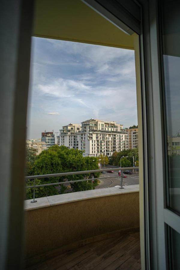 בוקרשט Penthouse With Huge Rooftop & Amazing City View מראה חיצוני תמונה
